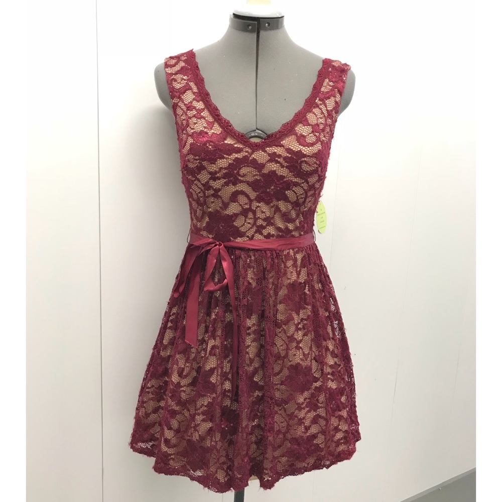 New nude and maroon floral lace short dress